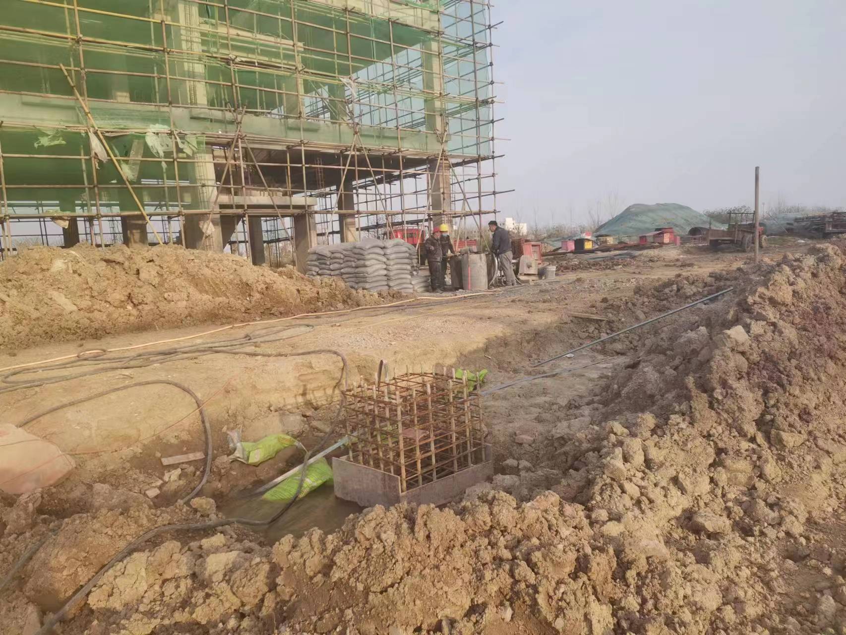 静乐当桥梁出现裂缝的时候应该及时加固修补